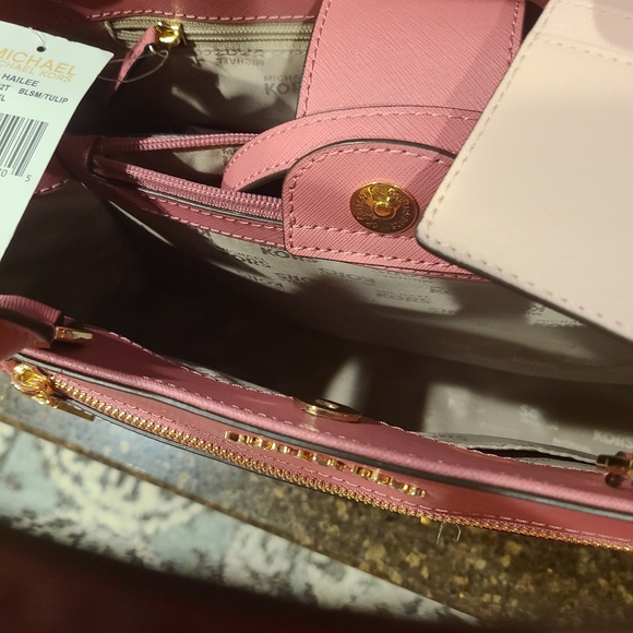 NWT Michael Kors Pink Purse & Mini Wallet - Picture 5 of 6